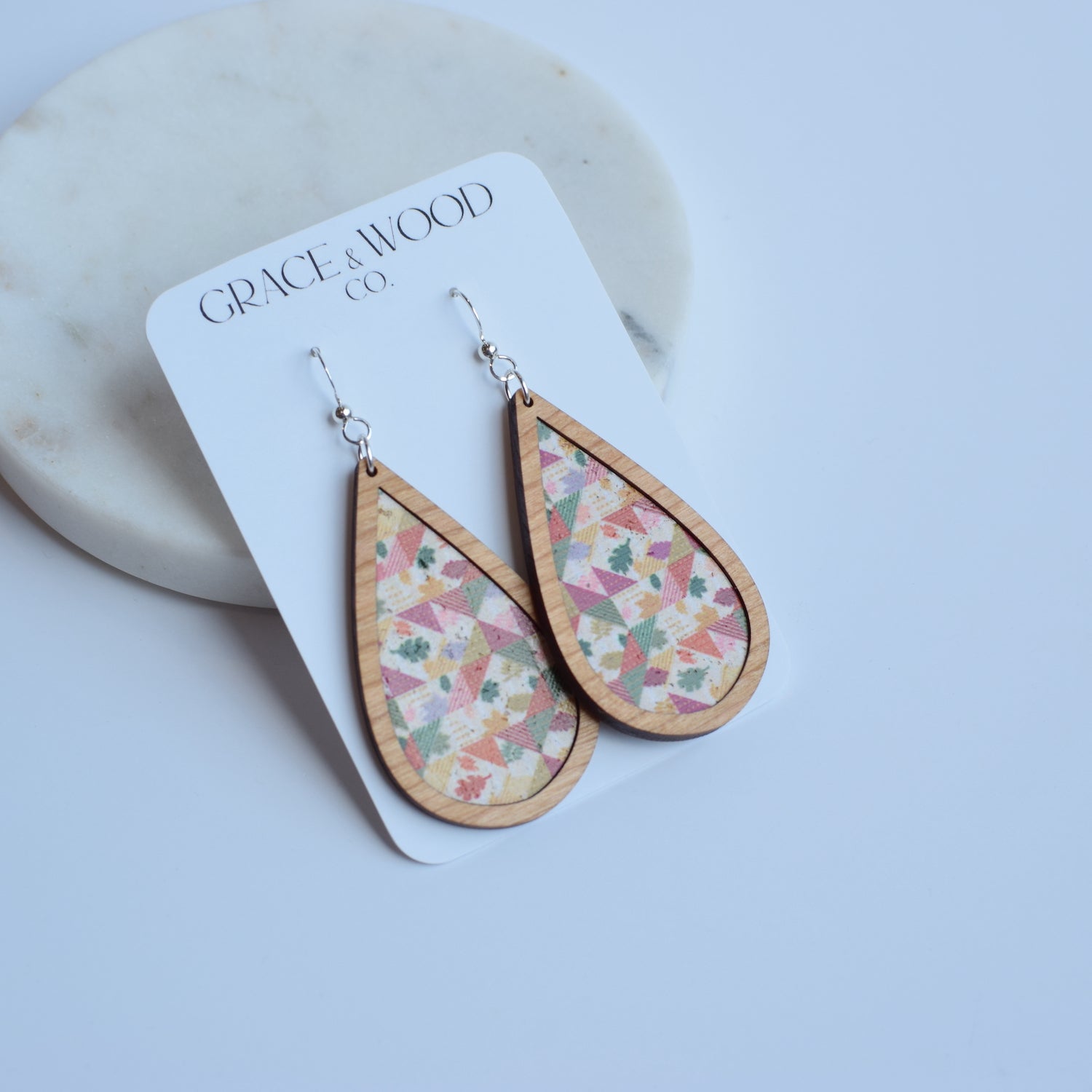 Dentelle de cerisier en bois + larme en cuir