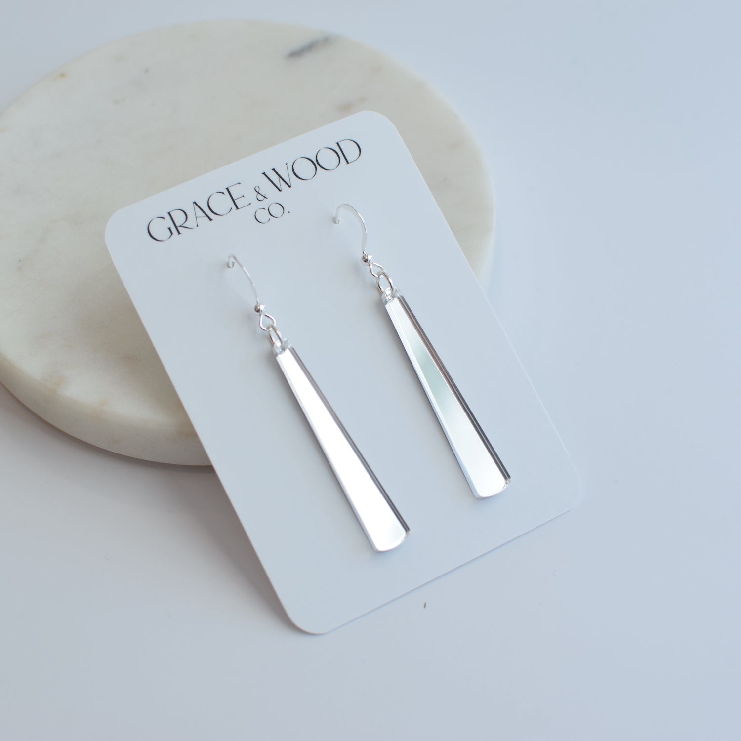 Boucles d'oreilles fines en acrylique