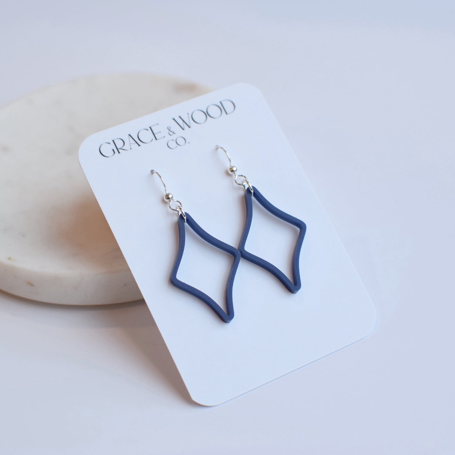 Goutte fine en acrylique noir