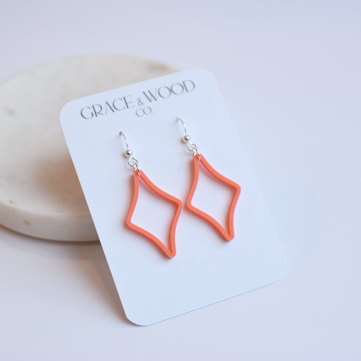 Goutte fine en acrylique noir