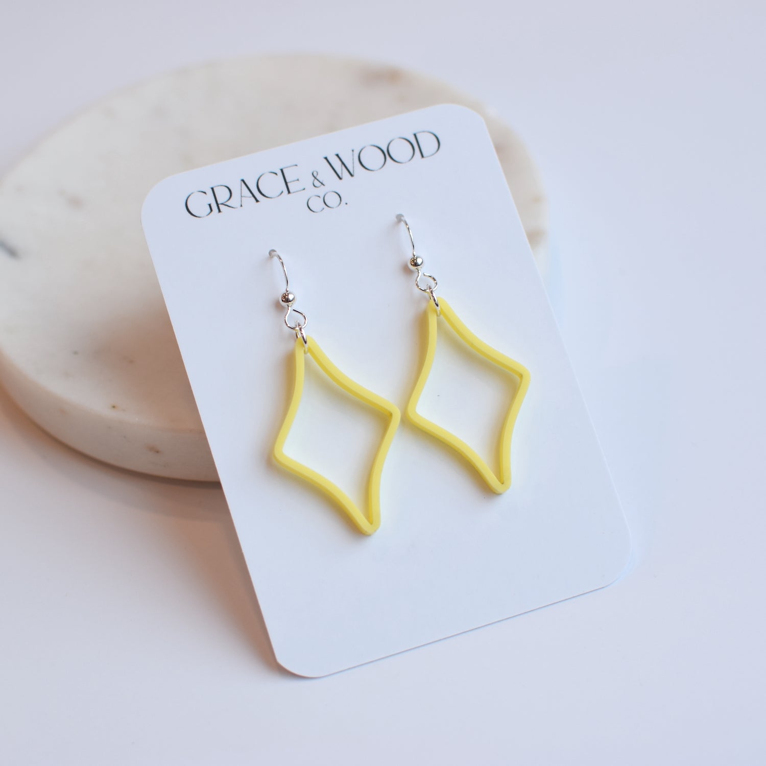 Goutte fine en acrylique noir