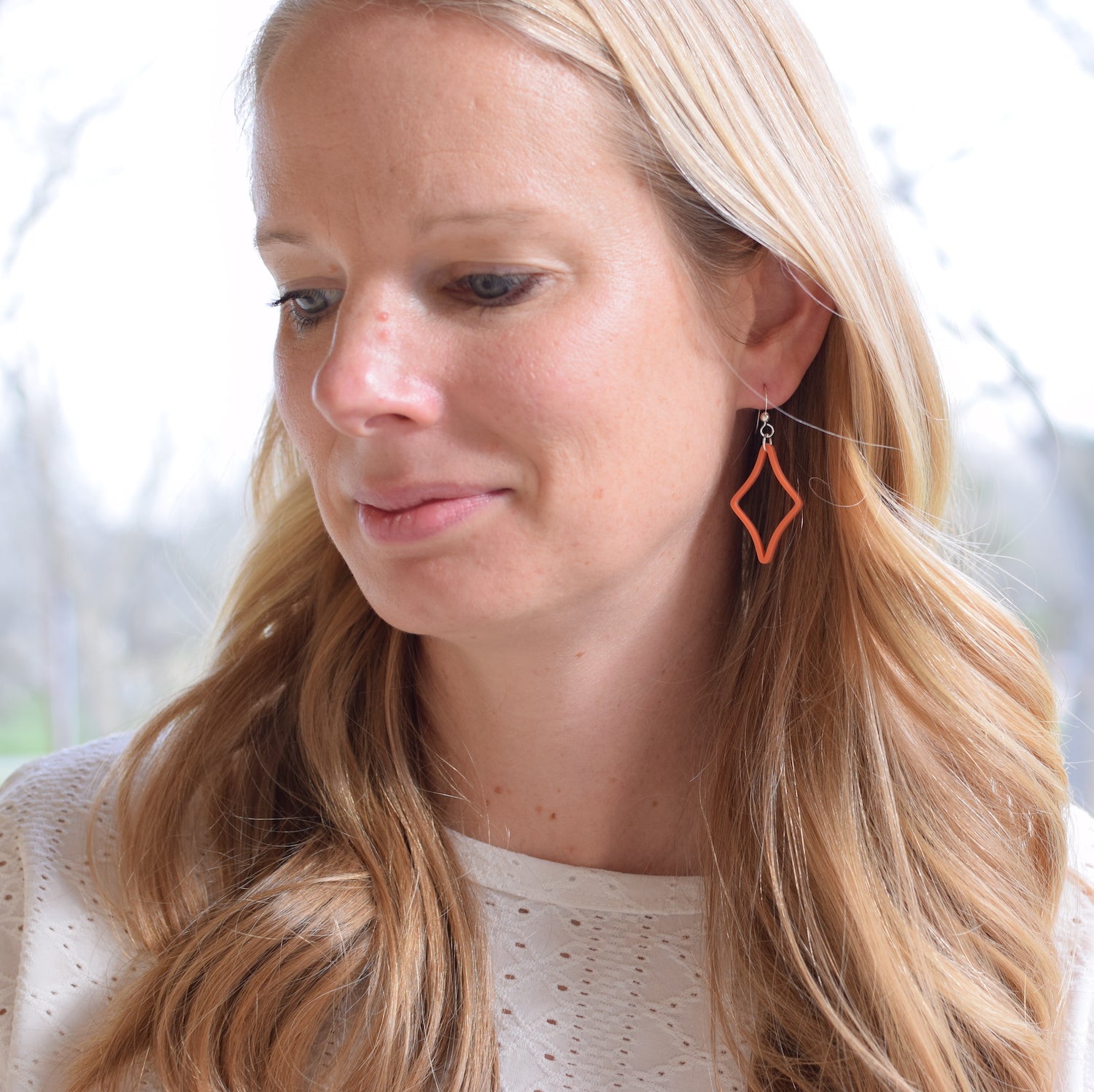 Goutte fine en acrylique noir