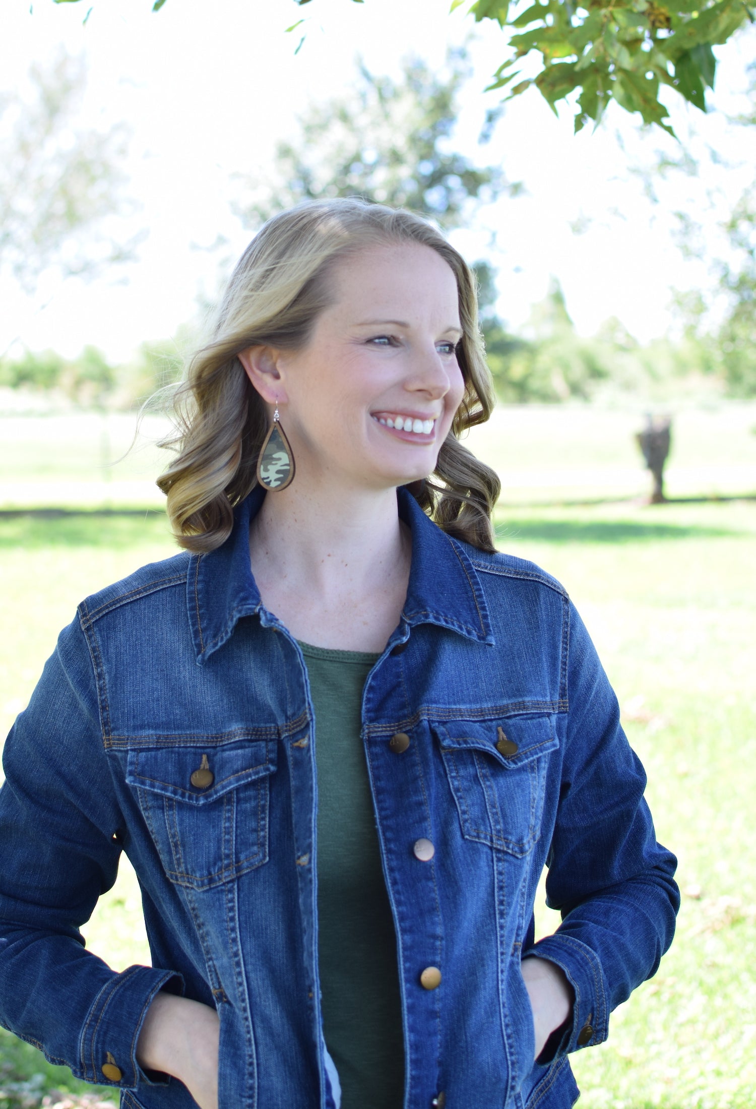 Larme en bois et cuir camouflage